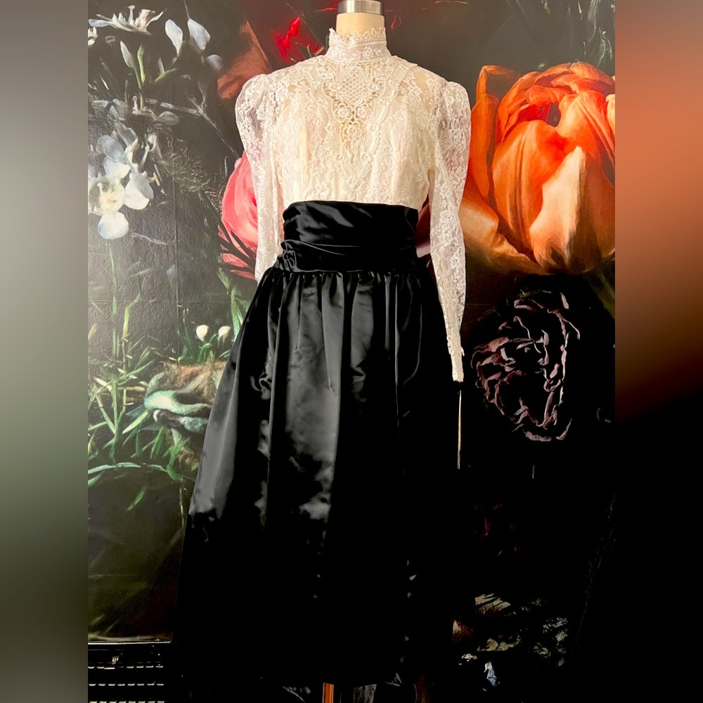 Jessica McClintock Vintage Deadstock Victorian lace and satin black white dress